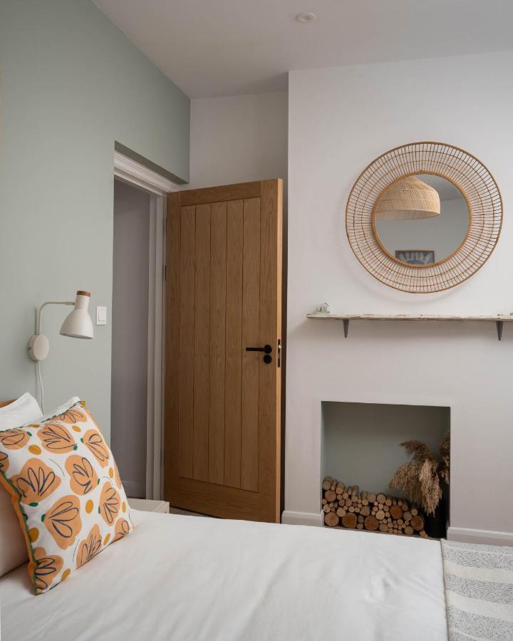 Apartment Contemporary First Floor *