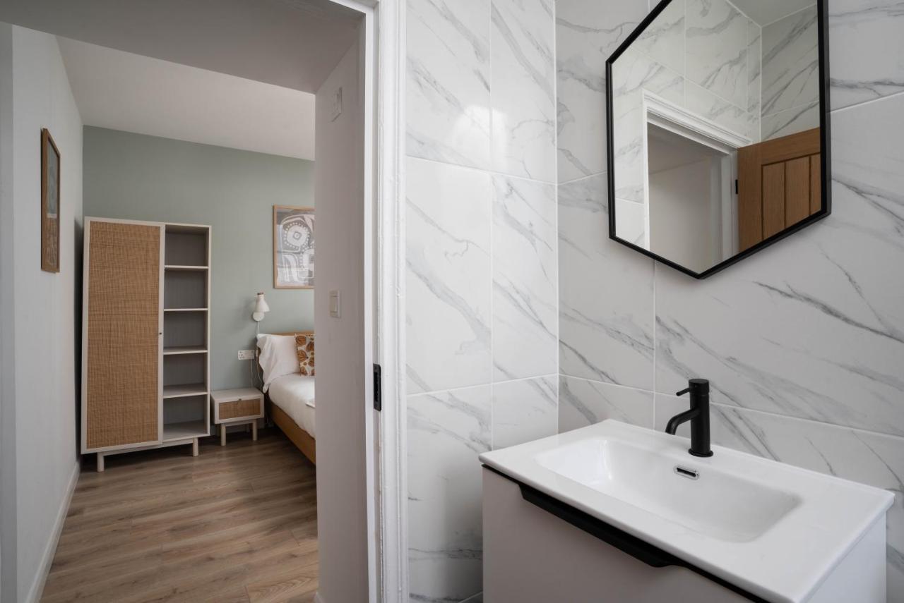 Contemporary First Floor Apartment Penzance