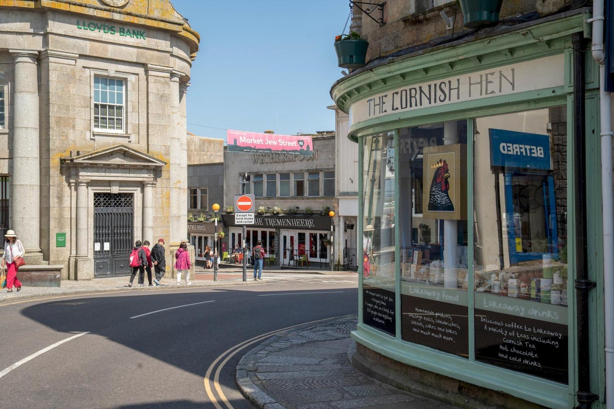 Contemporary First Floor * Penzance