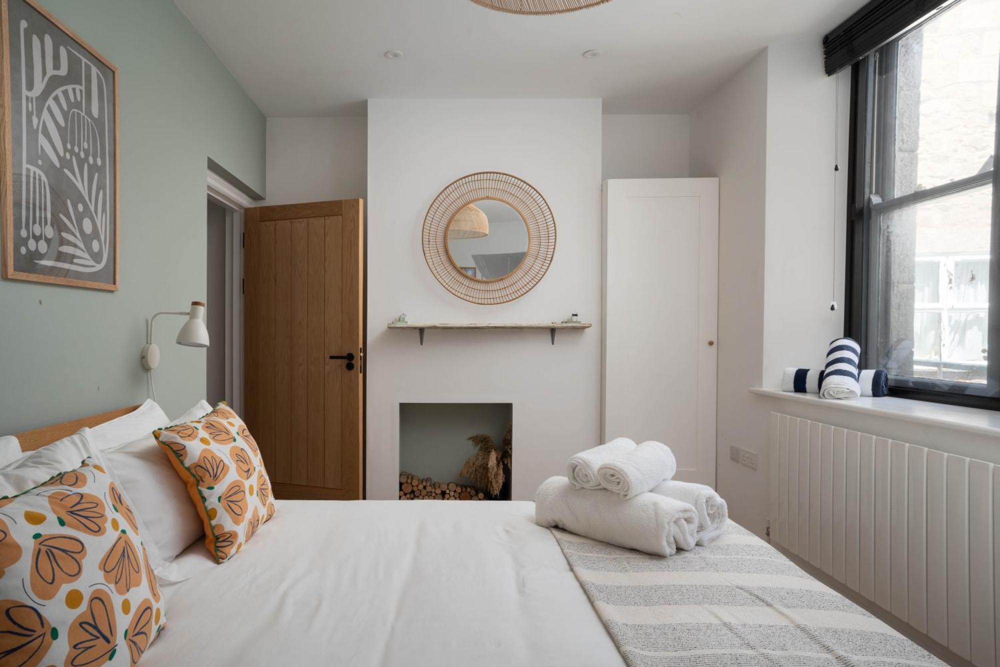 Apartment Contemporary First Floor *